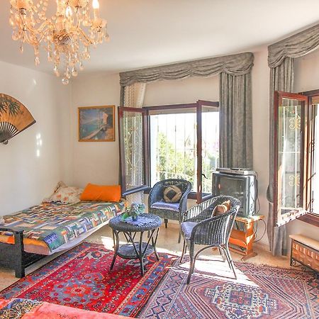 Maryvilla 46C Калпе Екстериор снимка